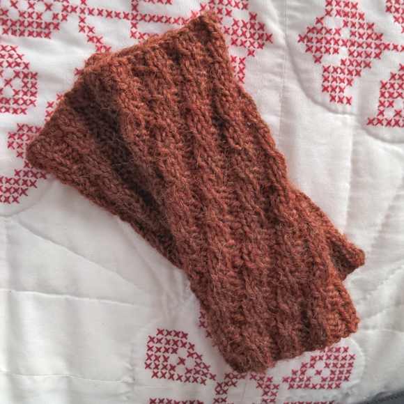 Hand-knitted Burnt Orange Fingerless gloves psl - Picture 3 of 6